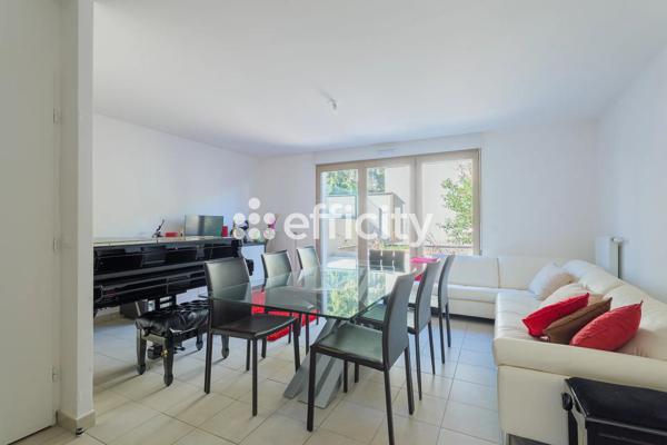 Maison
         4 pièces
        - 93 m² Exclusivité 490 000 € *
