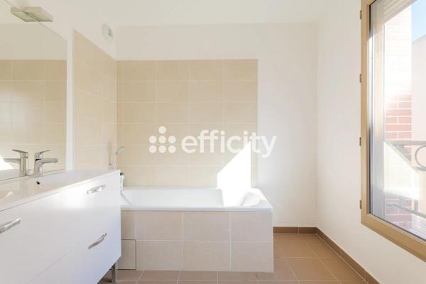 Maison
         4 pièces
        - 93 m² Exclusivité 490 000 € *