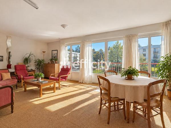 Appartement
         4 pièces
        - 90 m² Exclusivité 329 000 € *