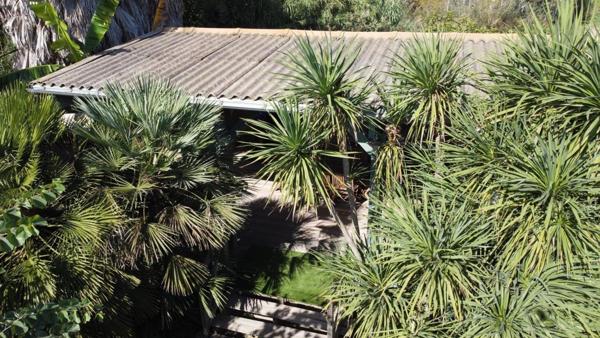 Fond de commerce avec 10 hectares de terrain ,