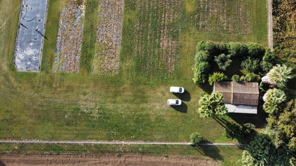 Fond de commerce avec 10 hectares de terrain ,