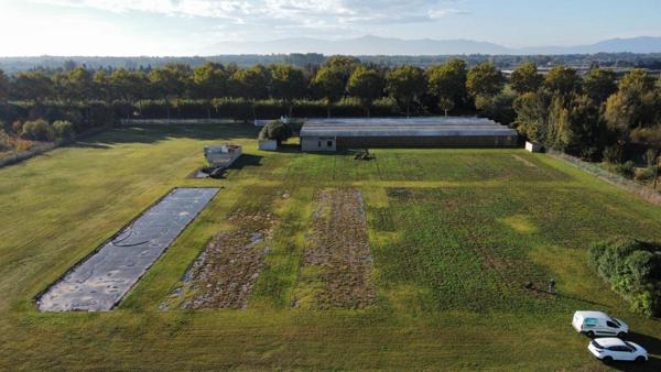 Fond de commerce avec 10 hectares de terrain ,