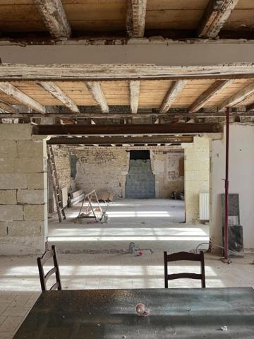 Maison à rénover entièrement.