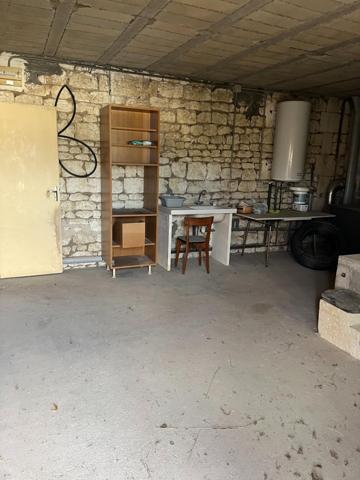 Maison à rénover entièrement.