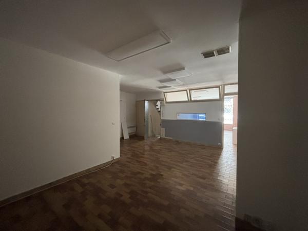 Immeuble
        
        - 246 m² 290 000 € *
