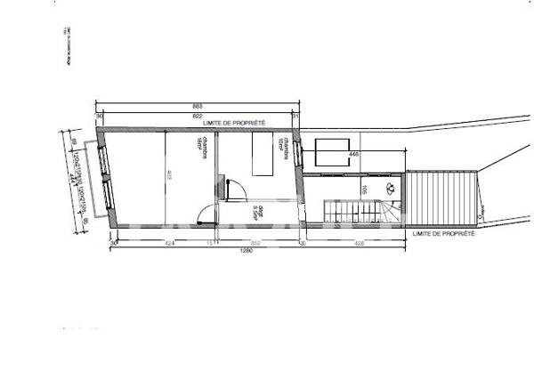 Maison de ville avec cour et parking privatif