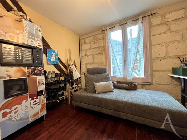 Duplex 3 pièces lumineux avec charme - hyper centre !