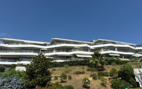 Appartement à vendre    2 pièces • 45 m2 Nice