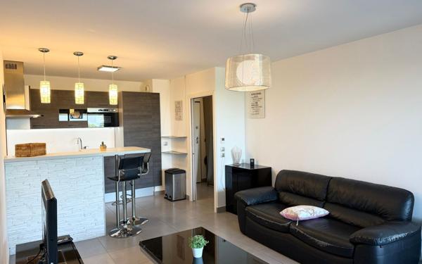 Appartement à vendre    2 pièces • 45 m2 Nice