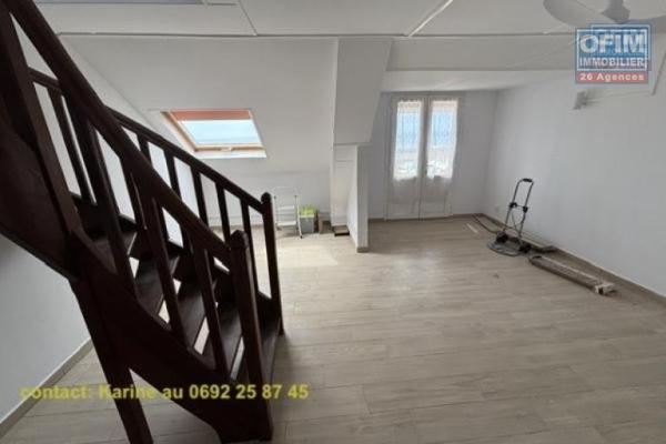 A louer à St Denis-Montgaillard, T4 duplex dans la residence les terrasses de Montgaillard, proche hôtel Creolia