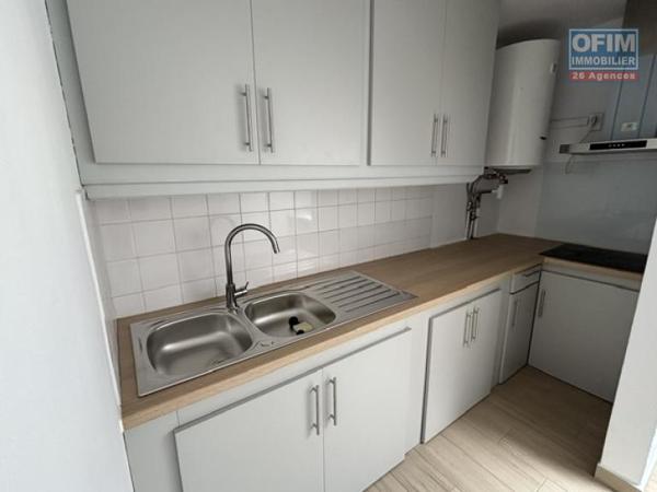 A louer à St Denis-Montgaillard, T4 duplex dans la residence les terrasses de Montgaillard, proche hôtel Creolia
