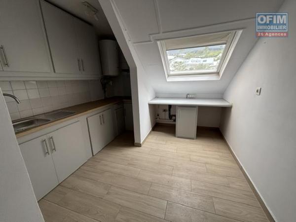 A louer à St Denis-Montgaillard, T4 duplex dans la residence les terrasses de Montgaillard, proche hôtel Creolia