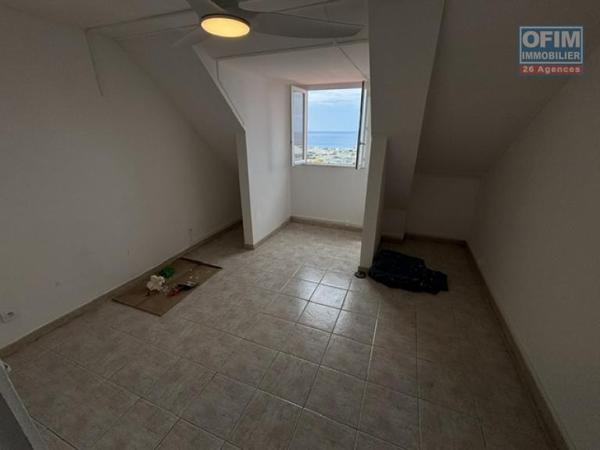 A louer à St Denis-Montgaillard, T4 duplex dans la residence les terrasses de Montgaillard, proche hôtel Creolia