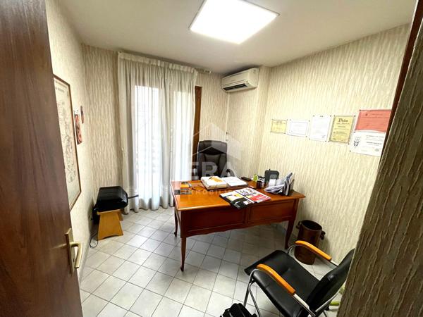 Immeuble mixte - Maison d'habitation Vitrolles (6 pièces) - Cabinet de Kinésithérapie