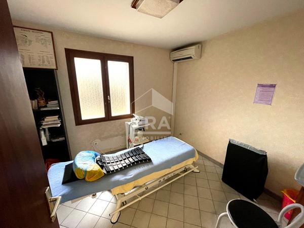 Immeuble mixte - Maison d'habitation Vitrolles (6 pièces) - Cabinet de Kinésithérapie