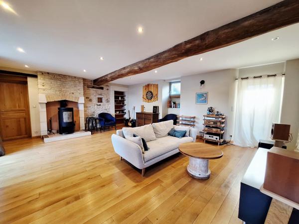 Maison de caractère du XIXe siècle – 200 m² – 5 chambres – Grange aménageable de 90 m² – Jardin sans vis-à-vis