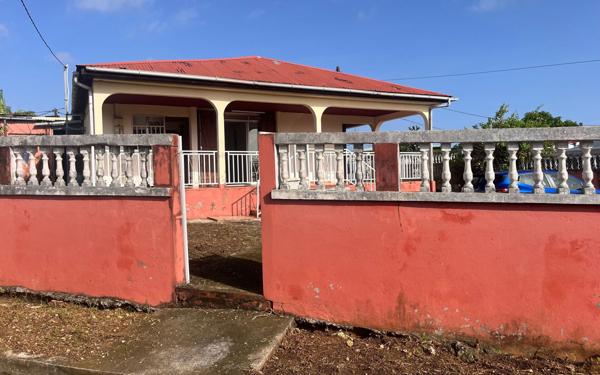 Maison à vendre    5 pièces •  Baie-Mahault