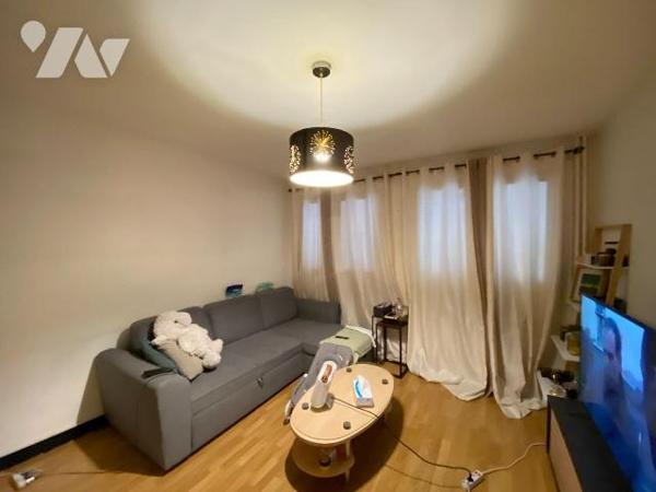 AURILLAC, La Dorinière, T2 loué meublé au 10ème étage d'un immeuble en copropriété avec ascense...