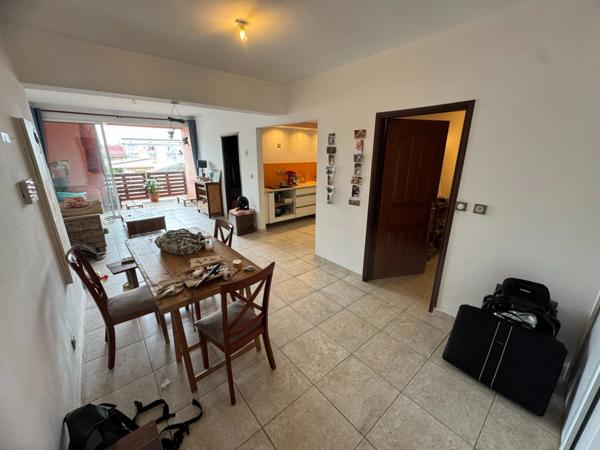 Coup de coeur pour ce très bel appartement T2 de 64 m2 avec sa terrasse