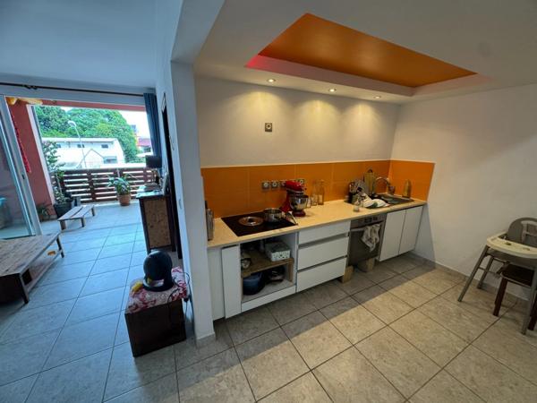 Coup de coeur pour ce très bel appartement T2 de 64 m2 avec sa terrasse