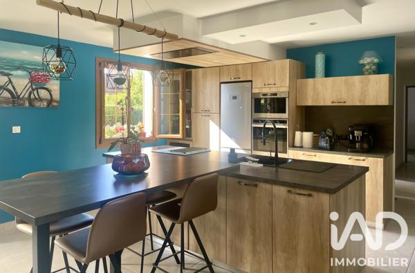 Maison à vendre 7 pièces 135 m² Saint-Lyé