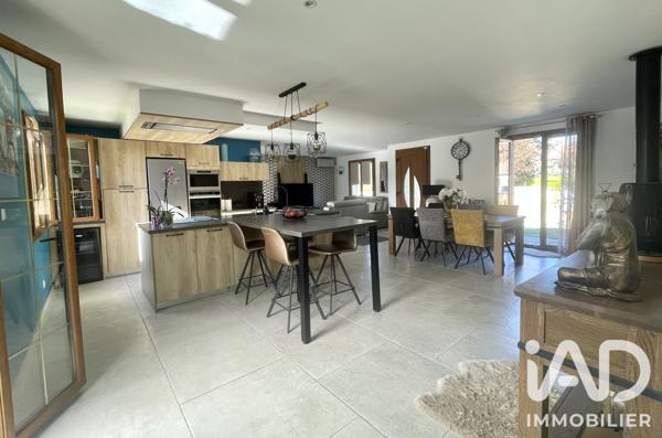 Maison à vendre 7 pièces 135 m² Saint-Lyé