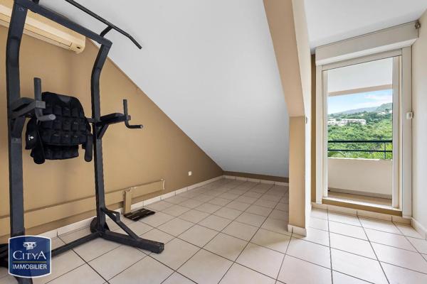 Appartement à louer 4 pièces 99.89m² Saint-Paul (97411)