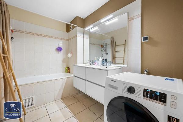 Appartement à louer 4 pièces 99.89m² Saint-Paul (97411)