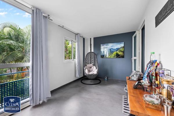 Appartement à louer 4 pièces 99.89m² Saint-Paul (97411)