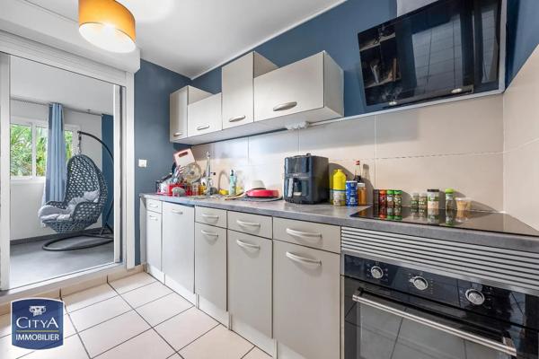 Appartement à louer 4 pièces 99.89m² Saint-Paul (97411)