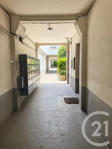 Appartement T2 à vendre  3 pièces - 34,85 m 2   LA PLAINE ST DENIS  - 93