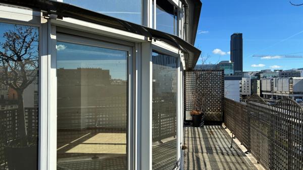 PARIS 15e – DERNIER ÉTAGE – DUPLEX 127 M² – TERRASSE 40 M² – VUE TOUR EIFFEL – BOX + PARKING