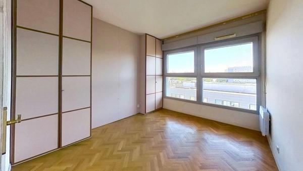 PARIS 15e – DERNIER ÉTAGE – DUPLEX 127 M² – TERRASSE 40 M² – VUE TOUR EIFFEL – BOX + PARKING