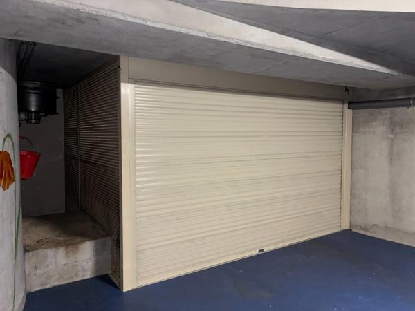 PARIS 15e – DERNIER ÉTAGE – DUPLEX 127 M² – TERRASSE 40 M² – VUE TOUR EIFFEL – BOX + PARKING