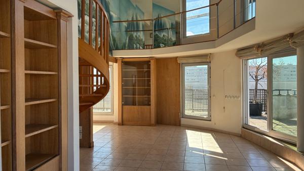PARIS 15e – DERNIER ÉTAGE – DUPLEX 127 M² – TERRASSE 40 M² – VUE TOUR EIFFEL – BOX + PARKING