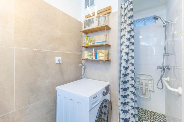 Marseille (13008) CARDI - T4 de 80 m² avec loggia de 12 m²