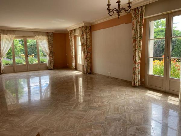 Propriété - Chateauneuf Sur Sarthe 6 pièce(s) 229 m2