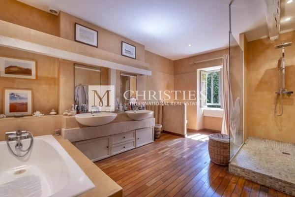 Superbe propriété de charme située entre Angoulême et Cognac