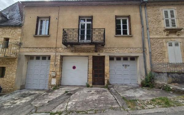 Maison à vendre    3 pièces •  Montignac