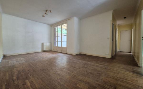 Maison à vendre    3 pièces •  Montignac