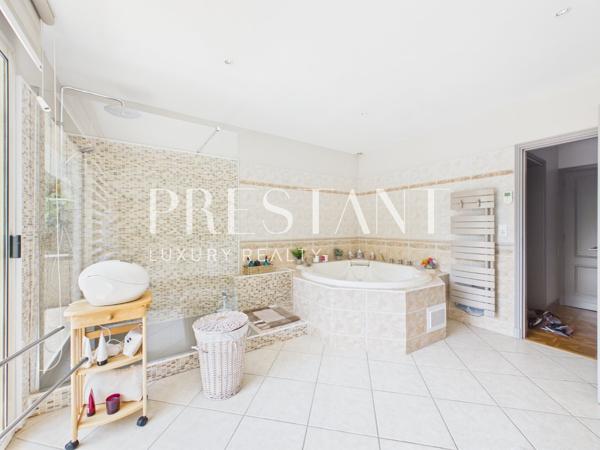 Villa contemporaine de 390m2 sur un parc 1,3 ha – Le Taillan Médoc, LE TAILLAN MEDOC