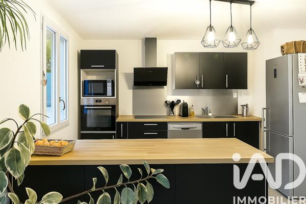 Maison à vendre 5 pièces 93 m² Saint-Just-Luzac