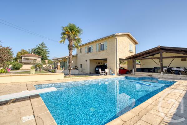 Maison à vendre  8 pièces - 188,70 m2 STE EUPHEMIE - 01