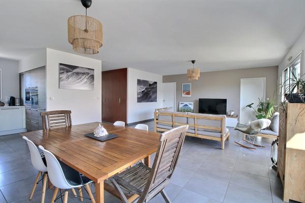 Maison contemporaine 130 m² Tosse, au calme, 4 chambres, garage, piscine