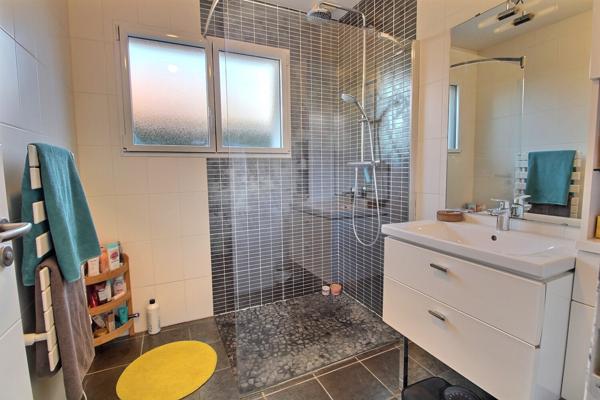 Maison contemporaine 130 m² Tosse, au calme, 4 chambres, garage, piscine