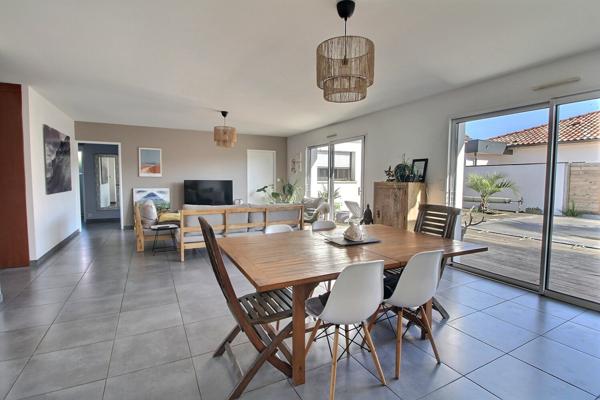 Maison contemporaine 130 m² Tosse, au calme, 4 chambres, garage, piscine