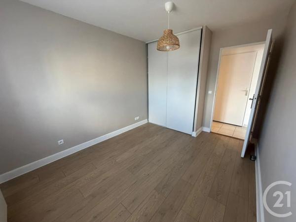 Appartement F2 à vendre  2 pièces - 44 m 2   LONGPERRIER  - 77