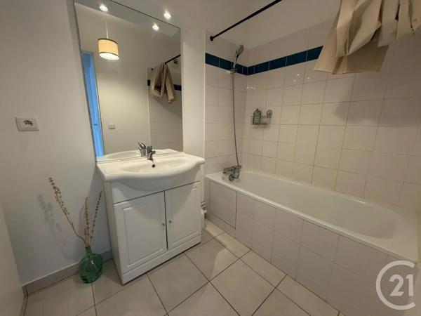 Appartement F2 à vendre  2 pièces - 44 m 2   LONGPERRIER  - 77