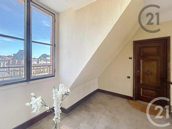 Appartement 2 Pièces à vendre  2 pièces - 34,84 m 2   FONTAINEBLEAU  - 77