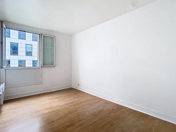 SAINT OUEN - 2 PIÈCES 37m² LC - 4ÈME ÉTAGE AVEC ASCENSEUR